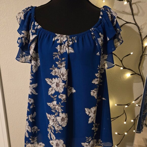 Current Air Tops - Current Air - Large Floral Bouse - Pre-Owned